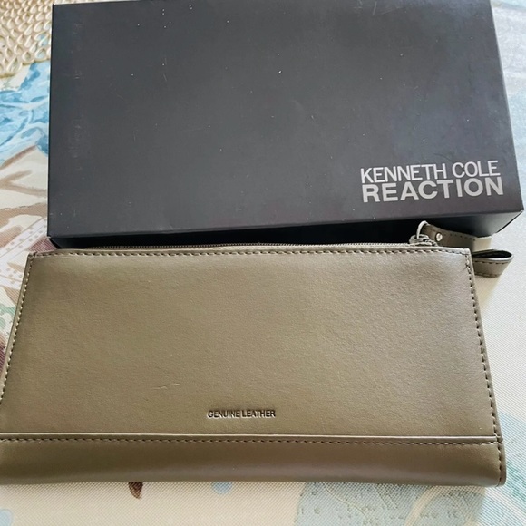Kenneth Cole Reaction Wallet Army Green NEW - Picture 3 of 7